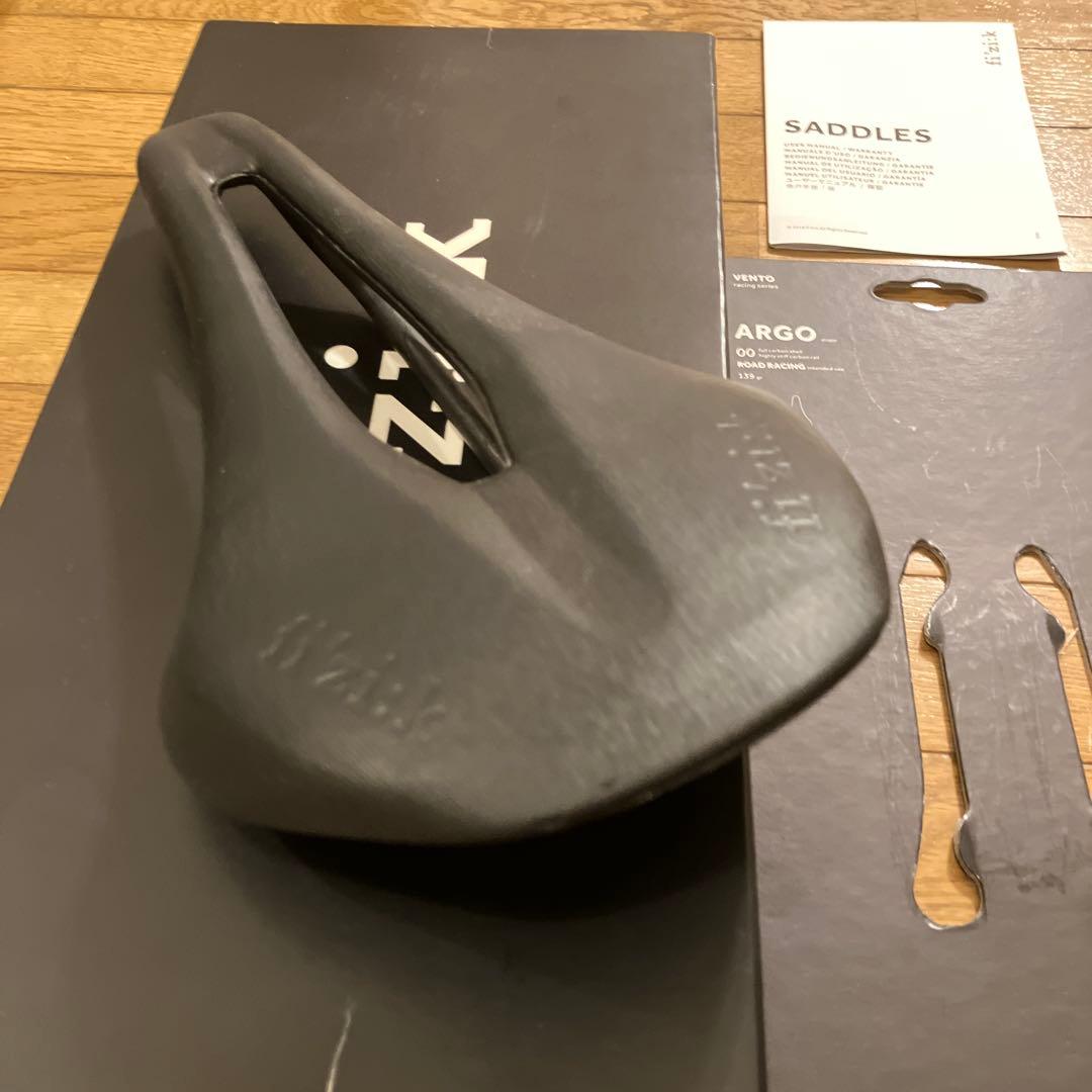 fizik VENTO ARGO 00 150mmカーボン サドル