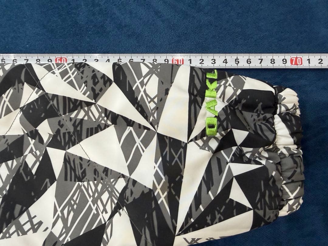 美品　フード付きジャケット　メンズ　ゴルフ　オークリー　Ｌ　ホワイト　防寒　防風