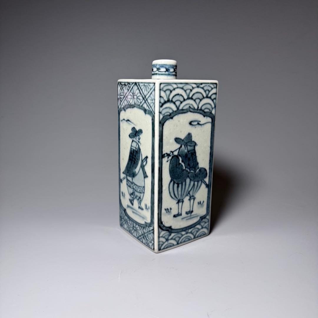 アンティーク有田　染付異人図角瓶　VOC　状態◎　高16.2cm　一辺6.5cm