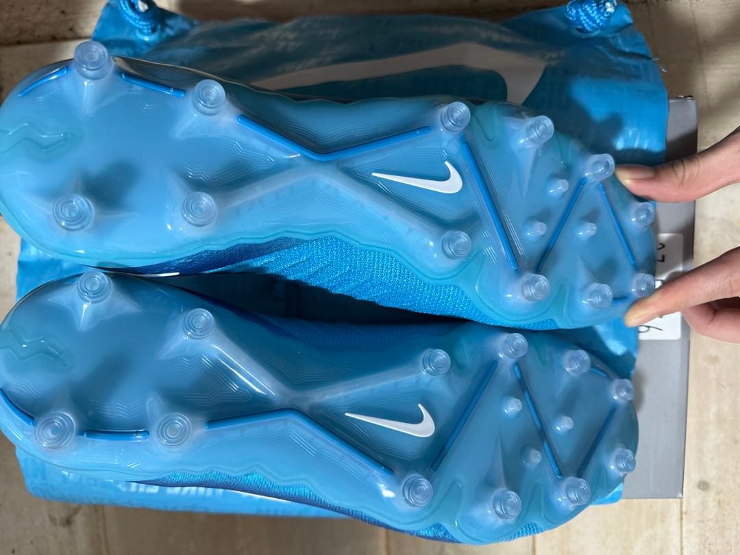 サッカースパイク　ナイキ　ファントムGX2 AG 27.5cm