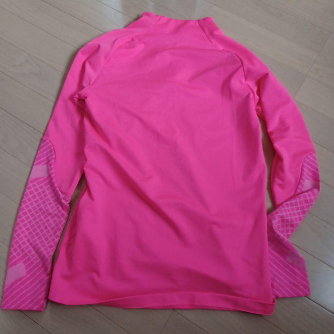 NIKE　ロングTシャツ