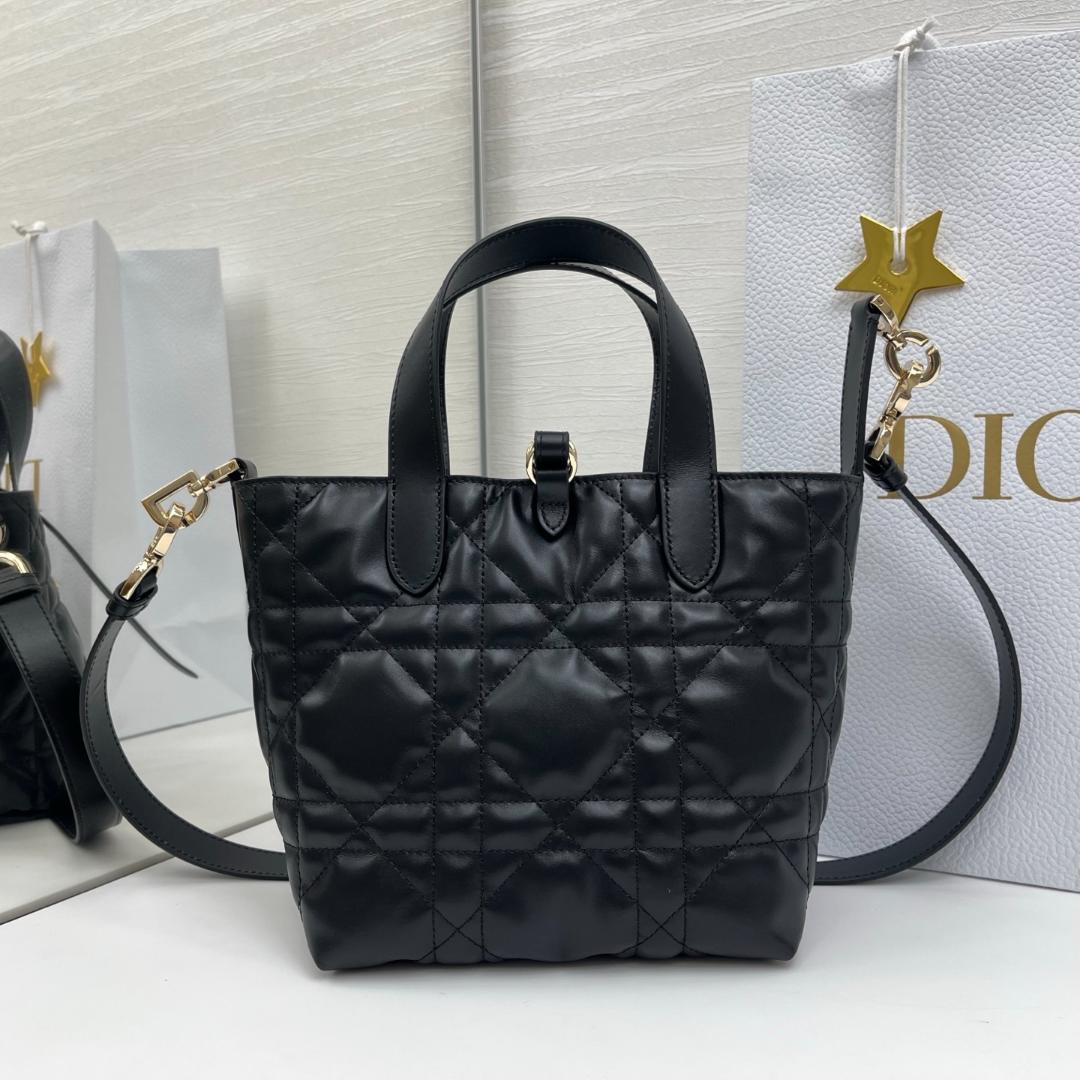 美品！レザーキルティング2wayハンドバッグブラックゴールド~~