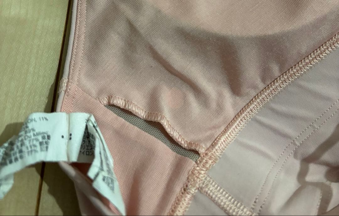 Lululemon ピンク ヨガブラ クロスストラップ