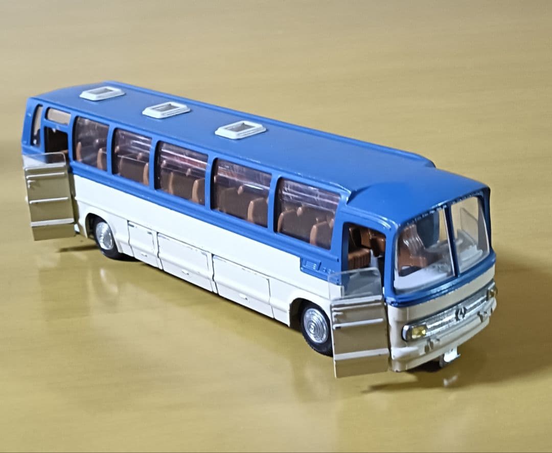 Mercedes-Benz O302 バス (KiRK デンマーク)