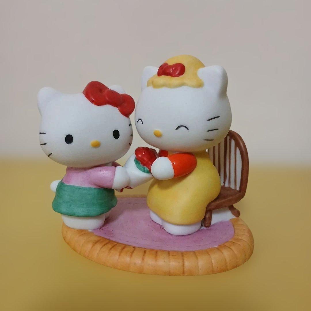 ハローキティ　陶器　置物　2点セット品