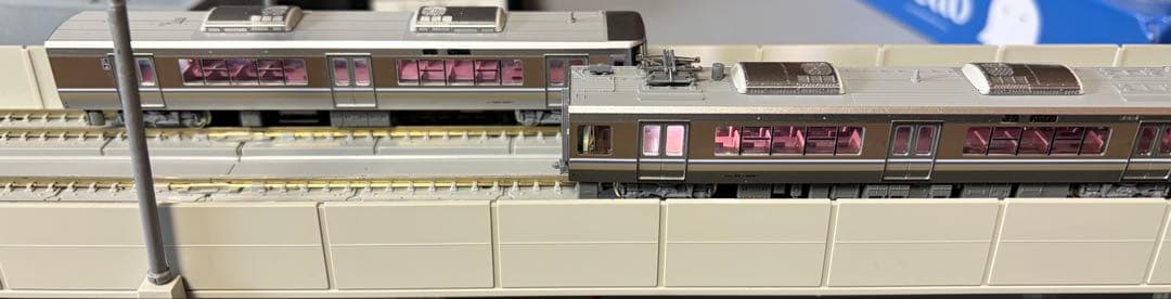 全車純正室内灯付き！　KATO 10-1899 223系　2000番台　新快速