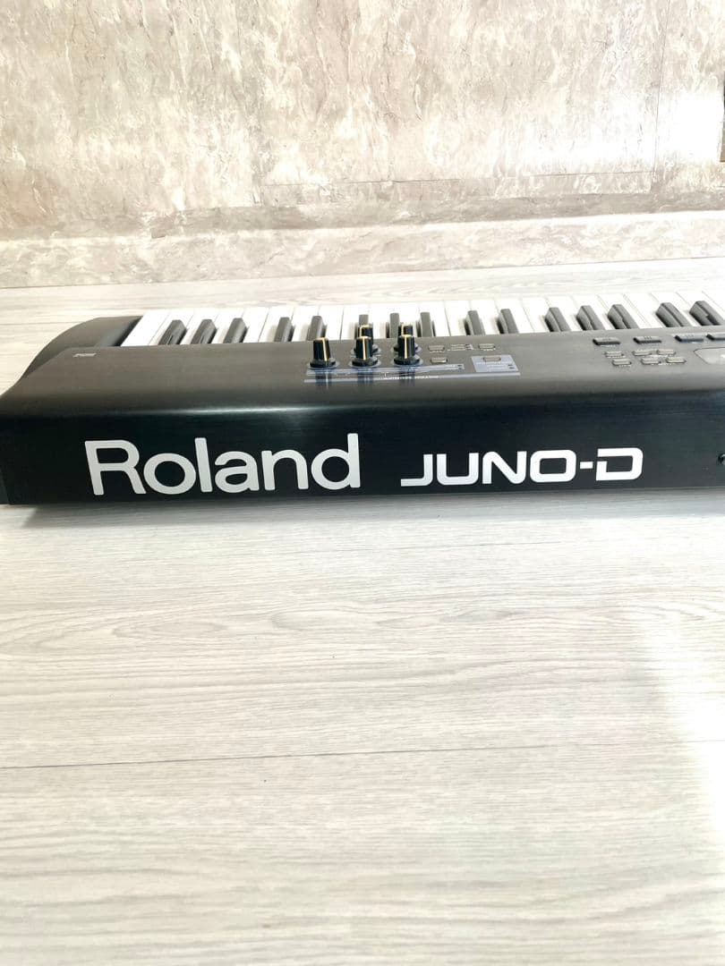 美品 ローランド JUNO-D リミテッドエディション 61鍵 シンセサイザー