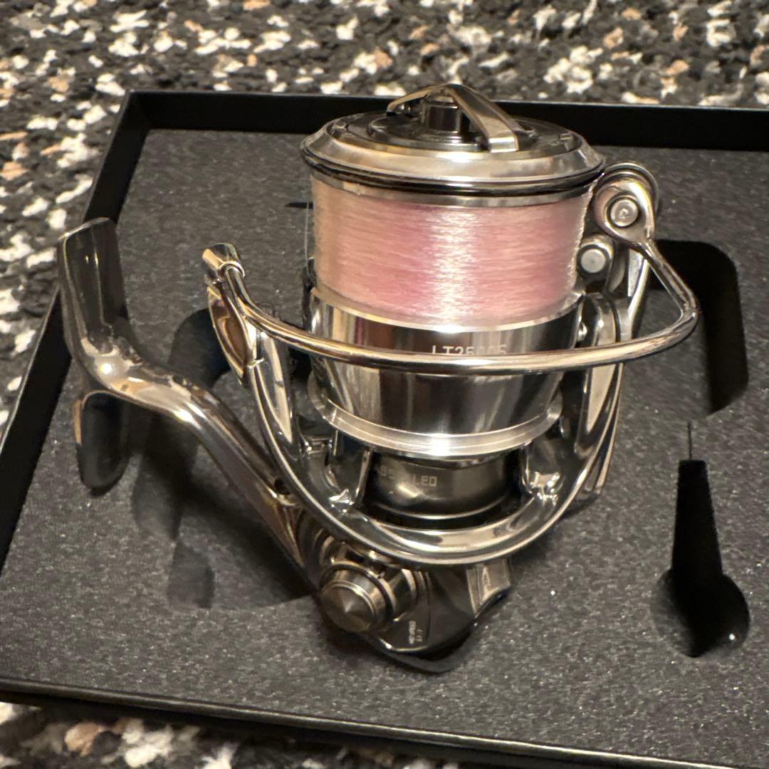 DAIWA 22EXIST LT2500S XH スピニングリール