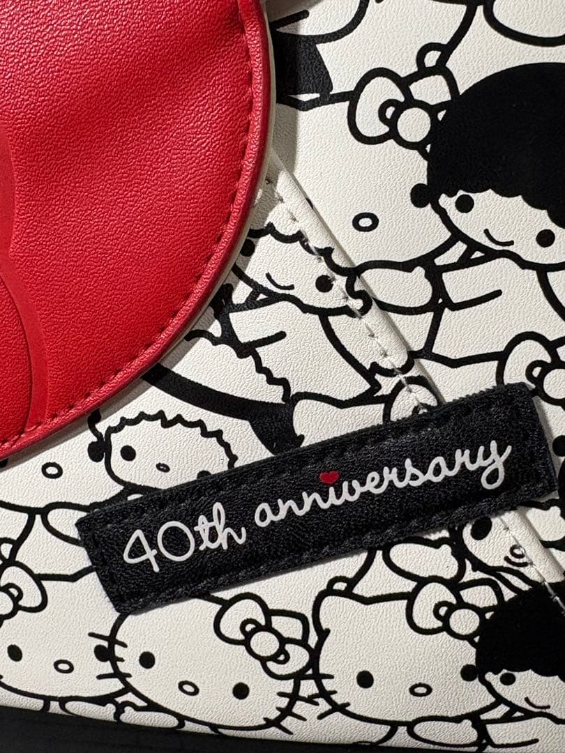 ハローキティ 40周年記念 クラッチバック　Sanrio vivitix