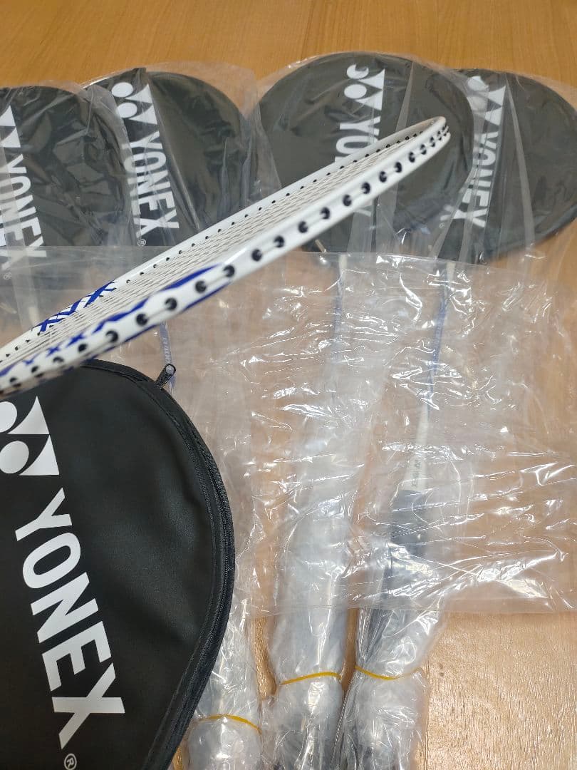 ヨネックス(YONEXバドミントンラケット ガット張上げ済 軽量レジャー向け