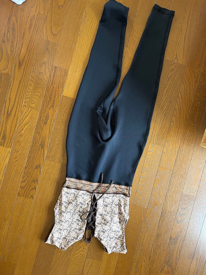 エコビッチ花柄ウェットスーツ レースアップ