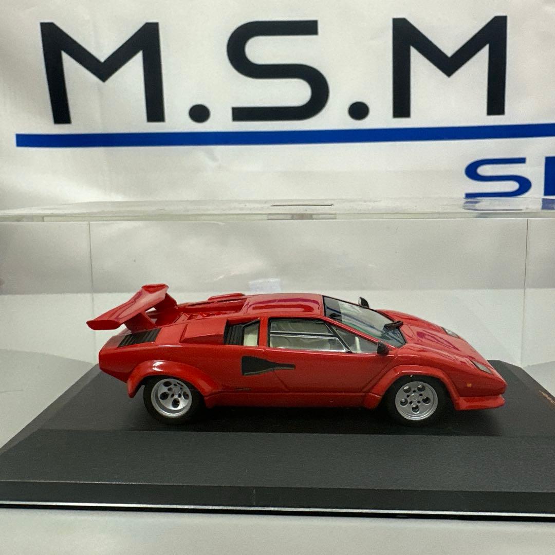 ランボルギーニカウンタックとPORSCHE911 GT2