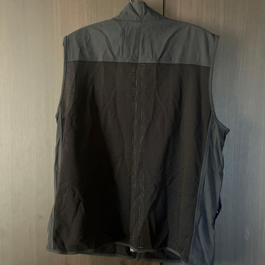 極美品　Munsingwear ブラック ゴルフ　メッシュベスト LLサイズ