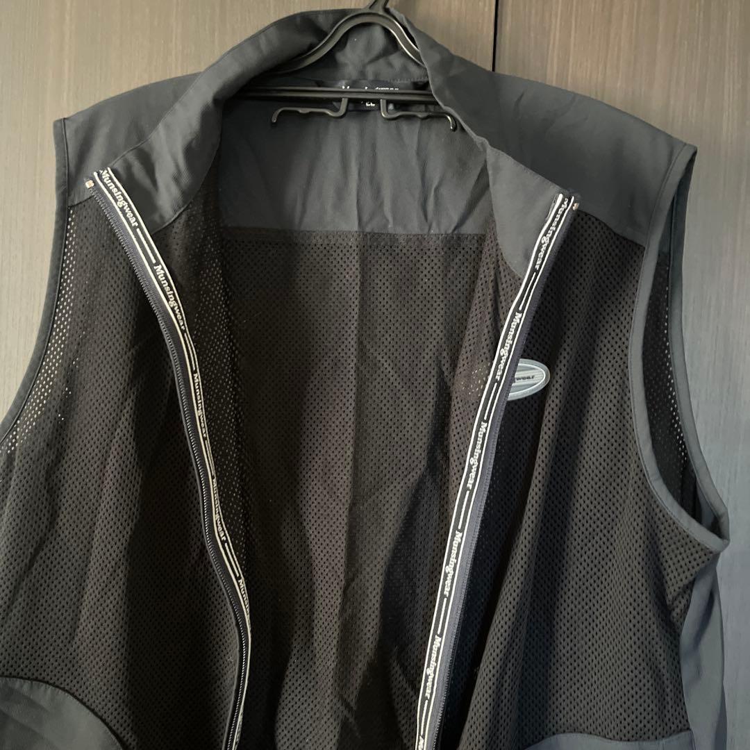極美品　Munsingwear ブラック ゴルフ　メッシュベスト LLサイズ