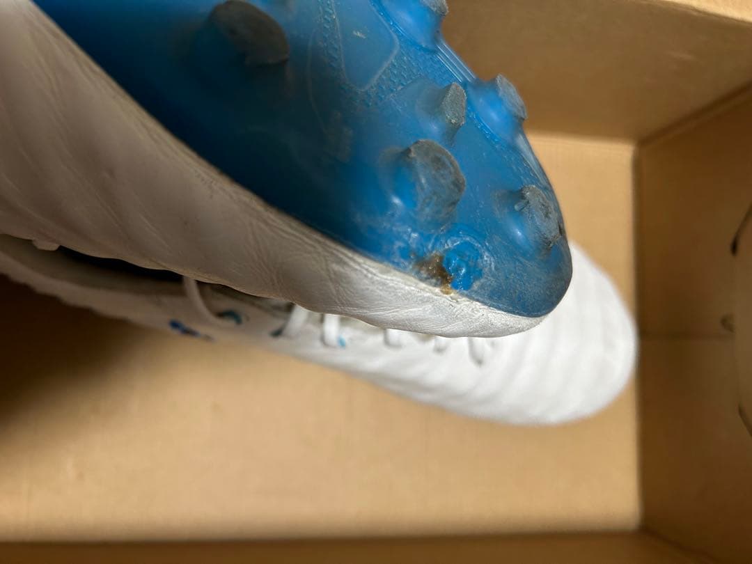 サッカースパイク　28cm