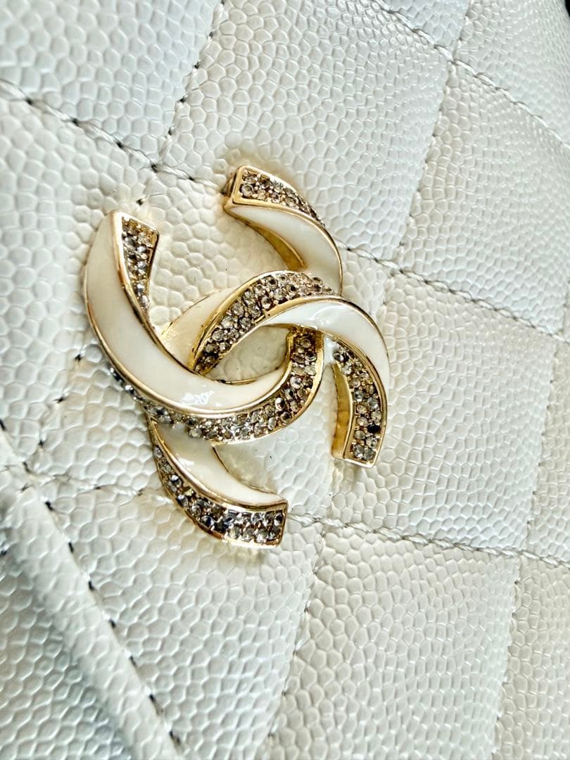 CHANEL ノベルティ　チェーンウォレット　ホワイト×ゴールド 希少
