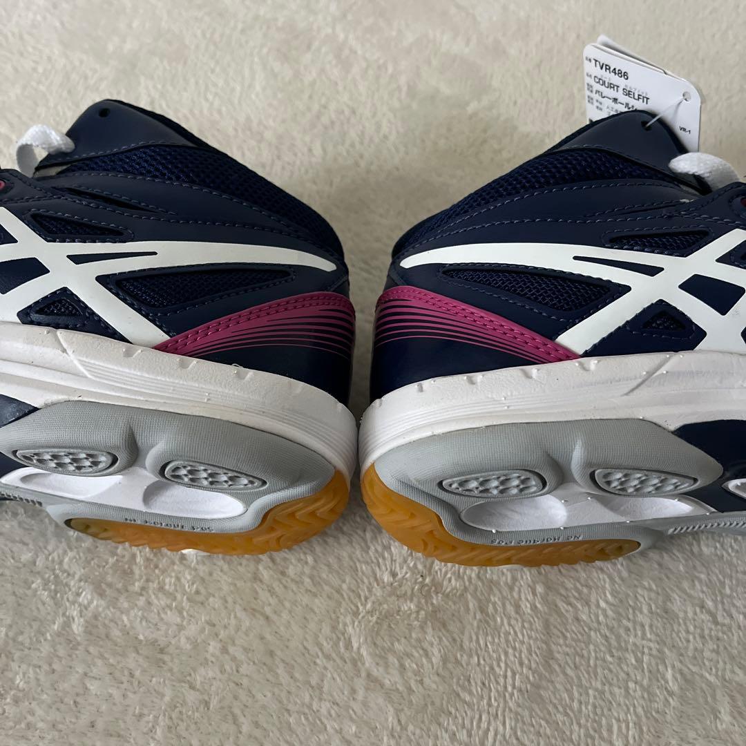 未使用品　アシックス　バレーボールシューズ　コートセルフィット　スポーツ　靴