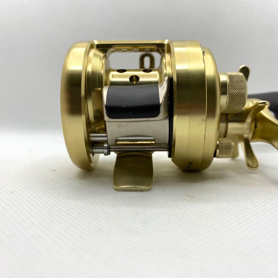 SHIMANO シマノ 01カルカッタコンクエスト50 右ハンドル