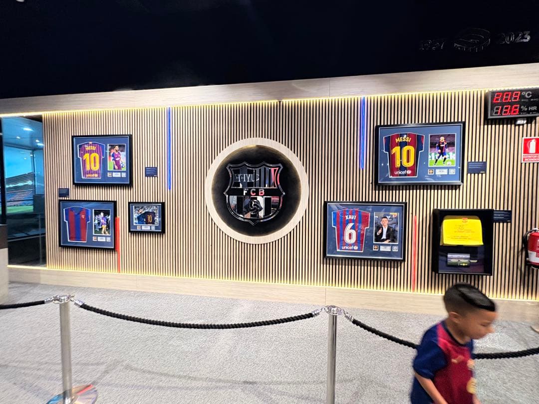 よ*い様 Nike FC Barcelona ジャケット Mサイズ　日本未発売