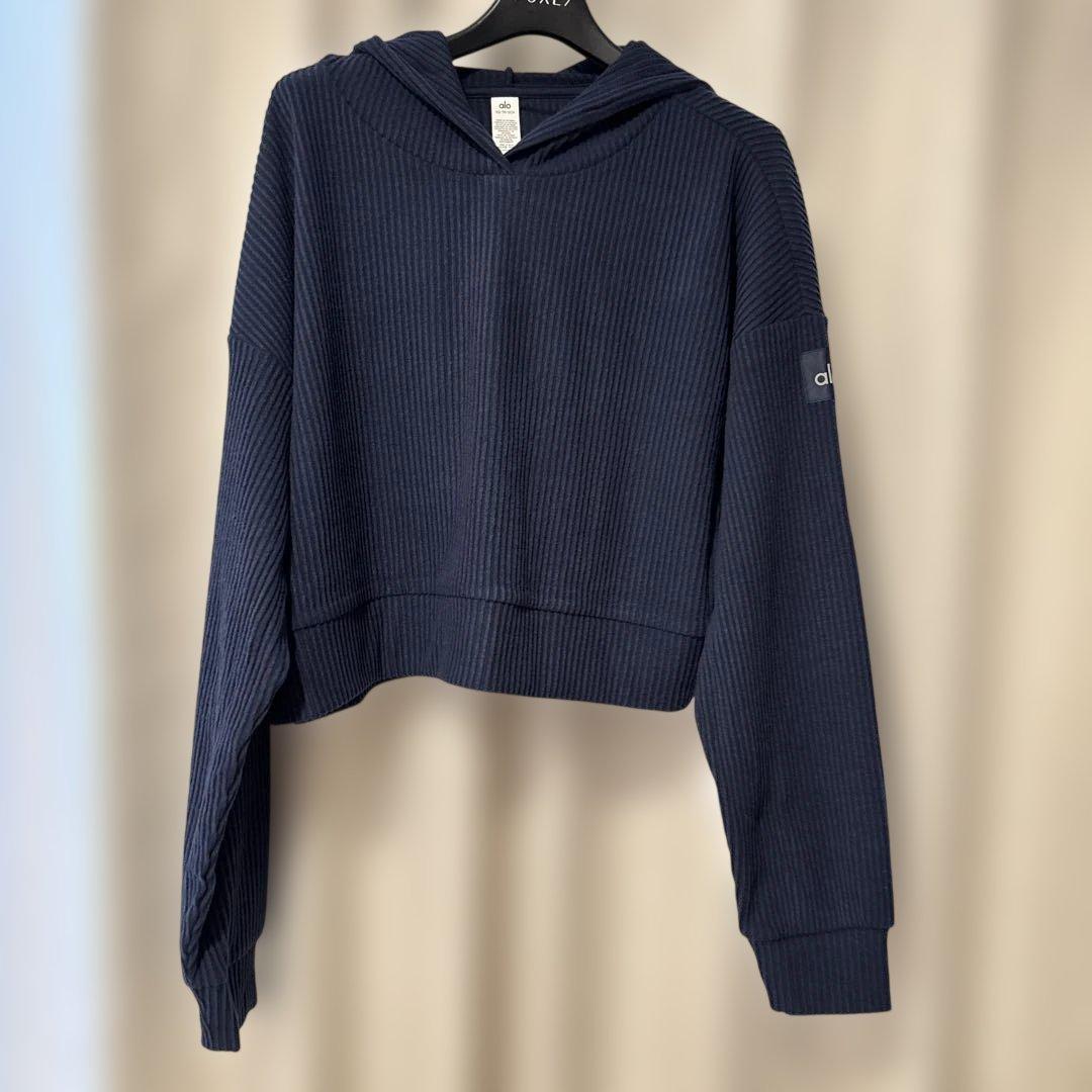 新品　alo yoga muse hoodie ネイビー　アロヨガ　フーディ
