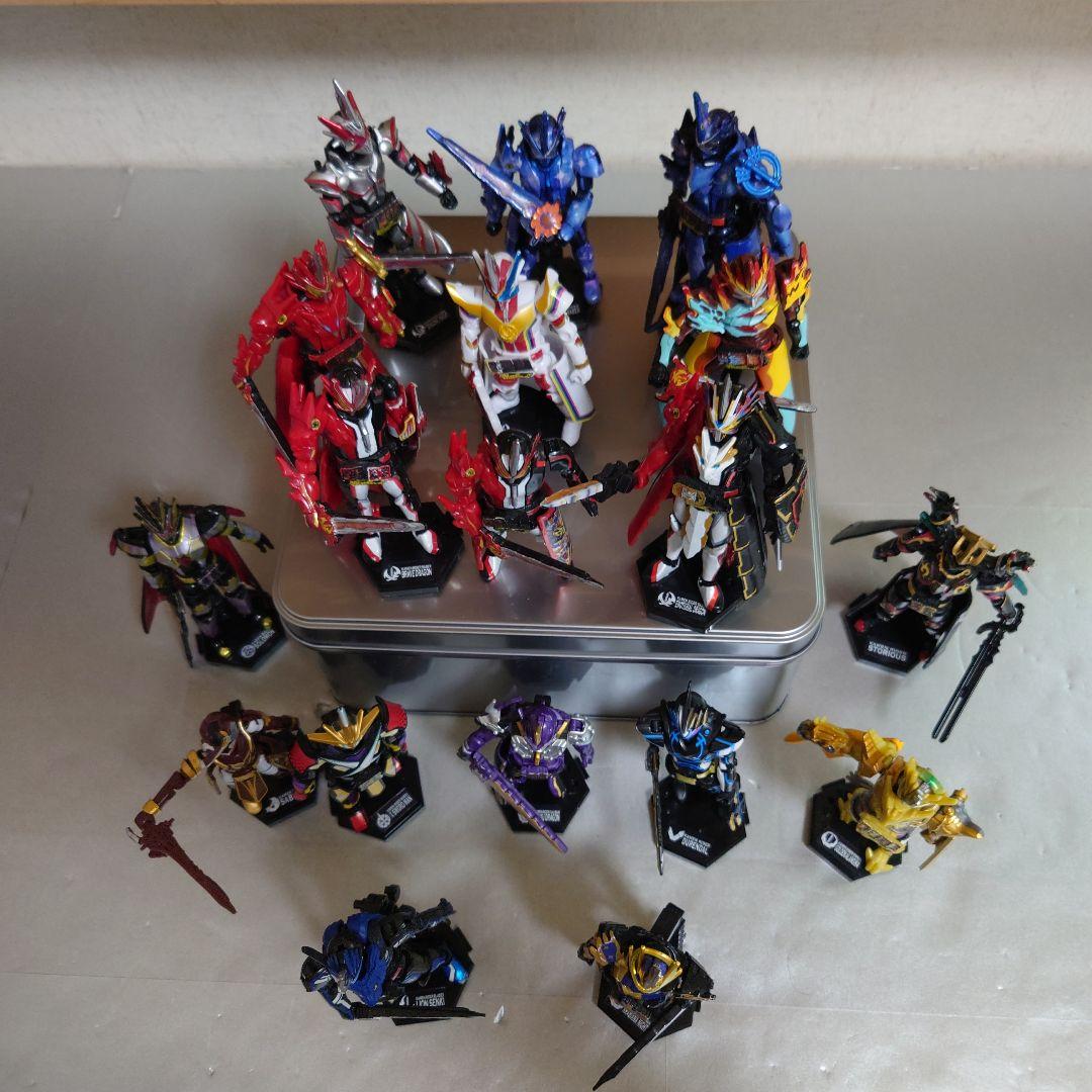 仮面ライダーセイバー 装動 18体＆アイテム等