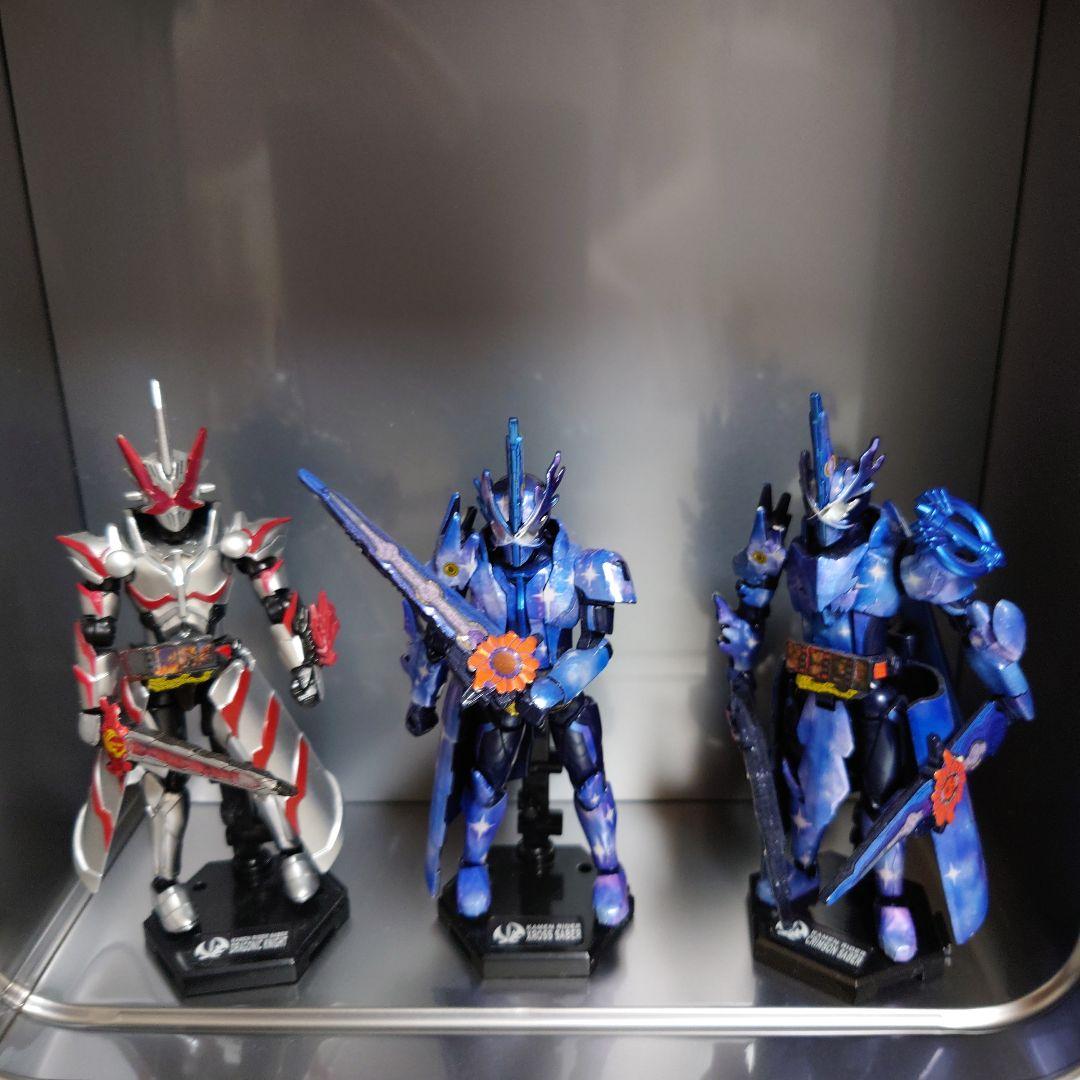 仮面ライダーセイバー 装動 18体＆アイテム等