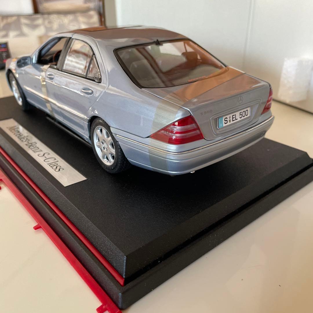 [新古品] メルセデス・ベンツ Sクラス ミニカー 1/18