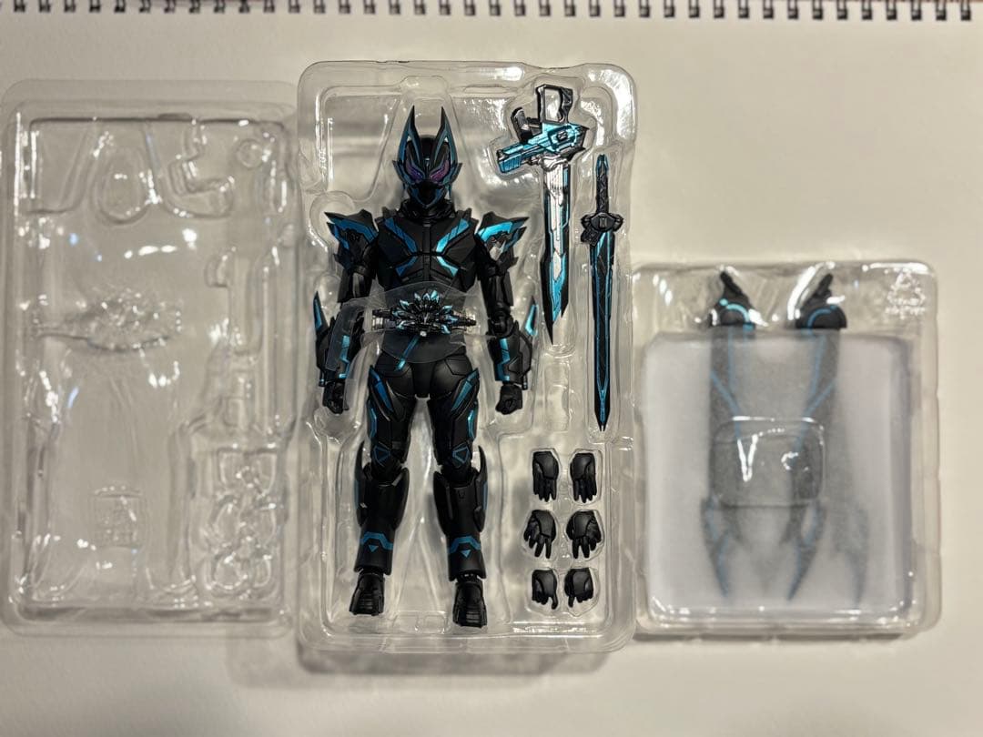 S.H.Figuarts 仮面ライダーXギーツ　(クロスギーツ)