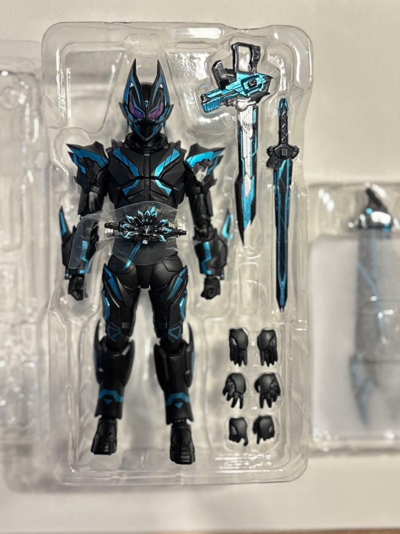 S.H.Figuarts 仮面ライダーXギーツ　(クロスギーツ)