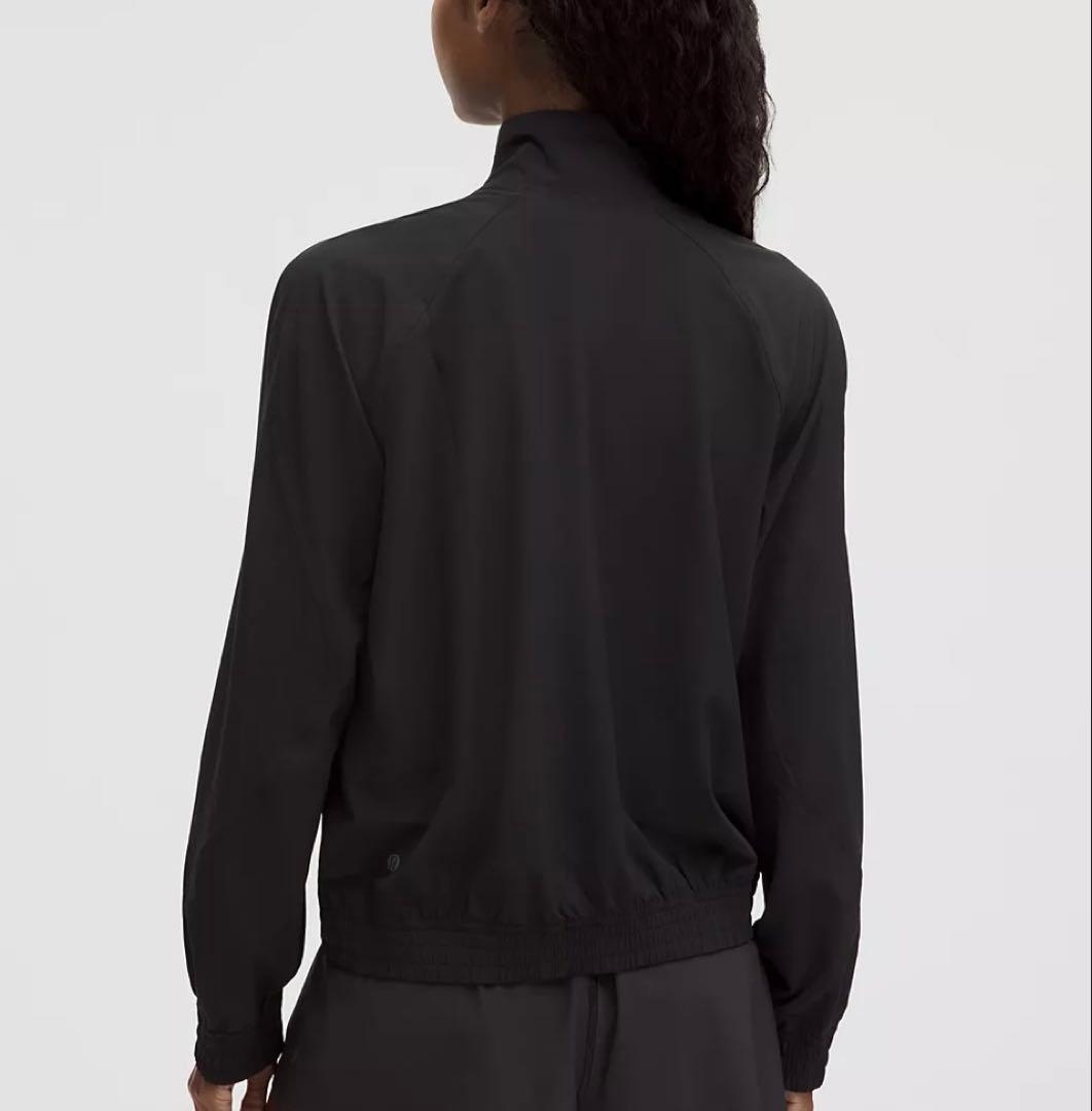 新品ルルレモンAdapted State Track Jacket （サイズ6）