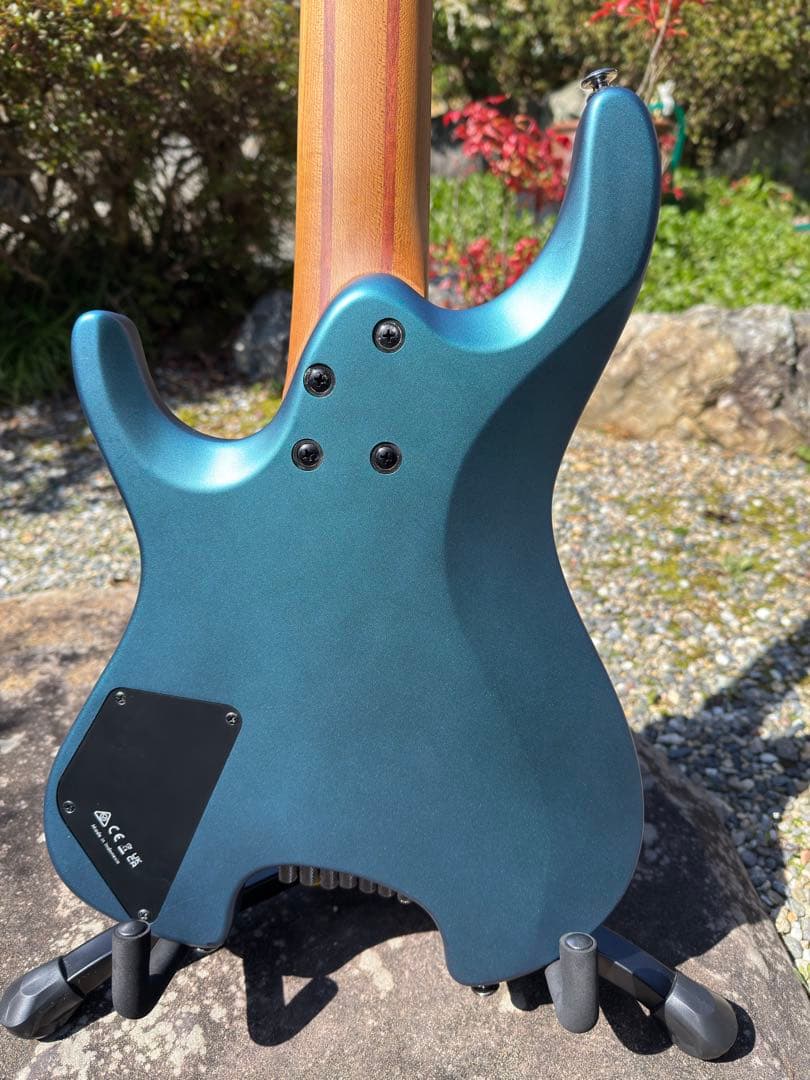 2023年製造 Ibanez Q547 BMM ヘッドレス 7弦ギター