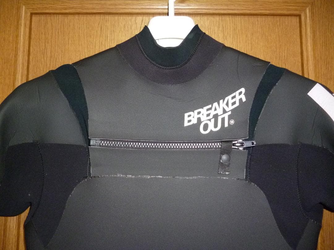BREAKER OUT（ブレーカーアウト）チェストジップ セミドライ ML！美品
