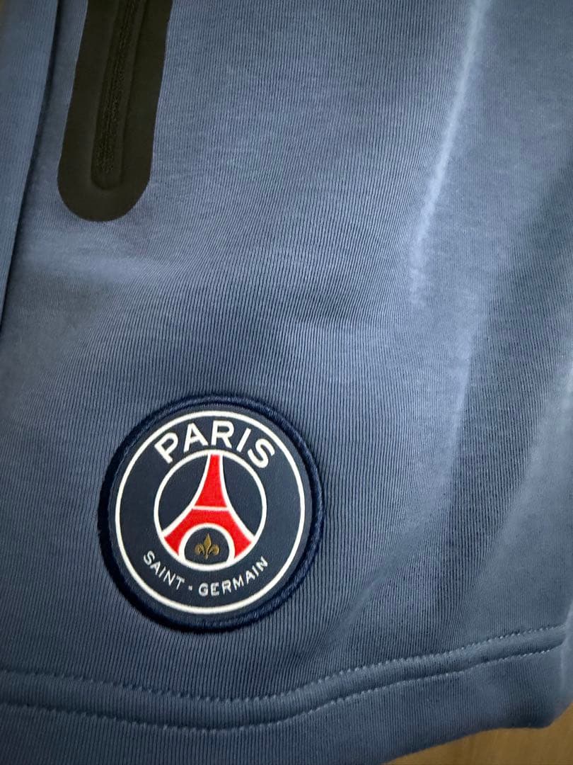 新品未使用　ナイキ　PSG NSW テックフリース　ショート　NIKE パリ