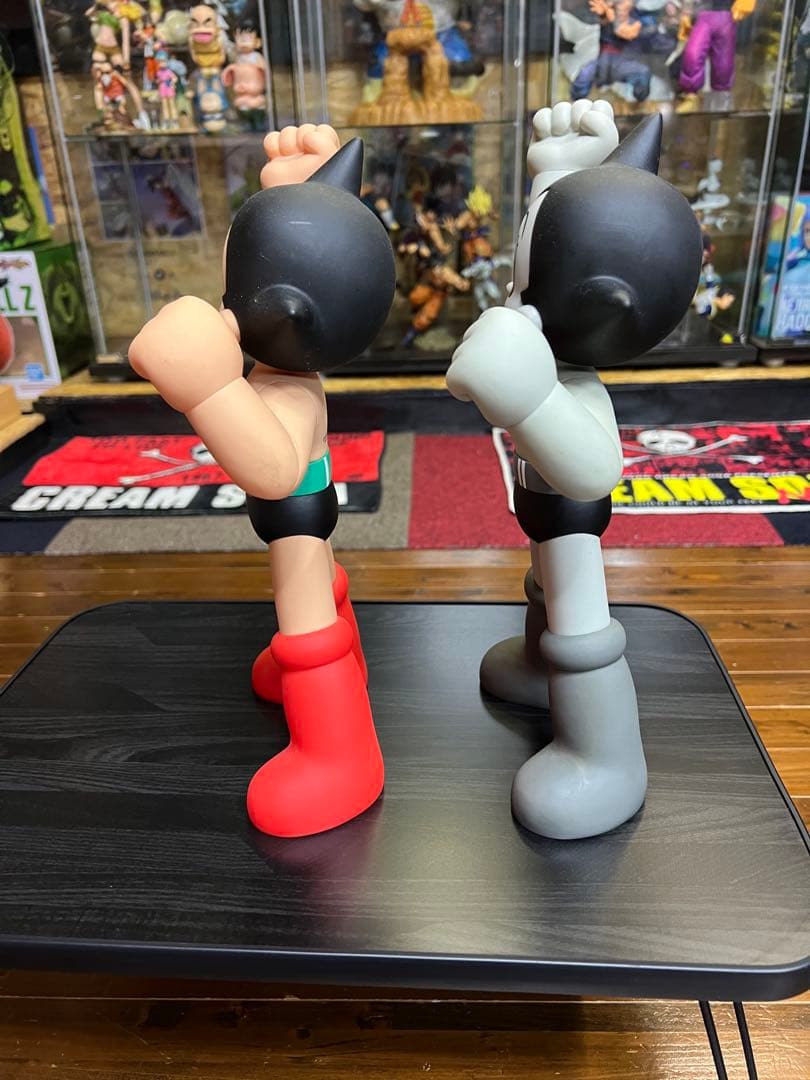 鉄腕アトム フィギュア 2体セットです。