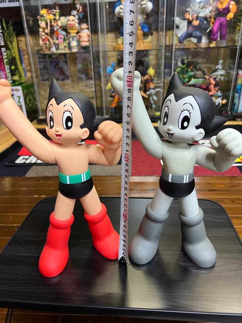 鉄腕アトム フィギュア 2体セットです。