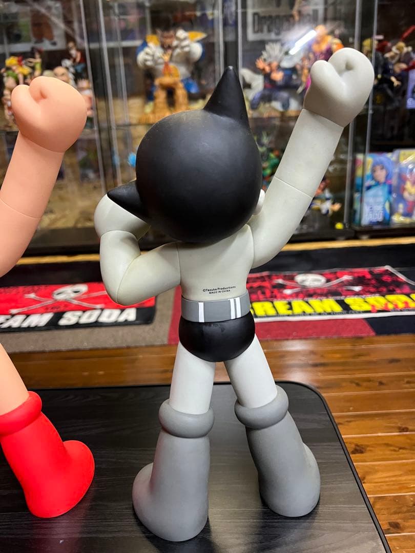 鉄腕アトム フィギュア 2体セットです。
