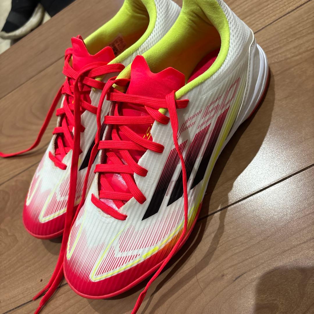 adidas F50 サッカーシューズ ホワイト/レッド/イエロー