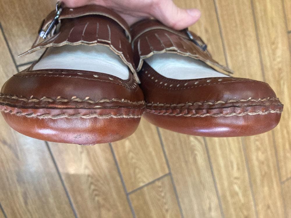 中古！貴重！超高級ゴルフシューズ　茶×白　高島屋Ｔａｋａｓｈｉｍａｙａ25.0