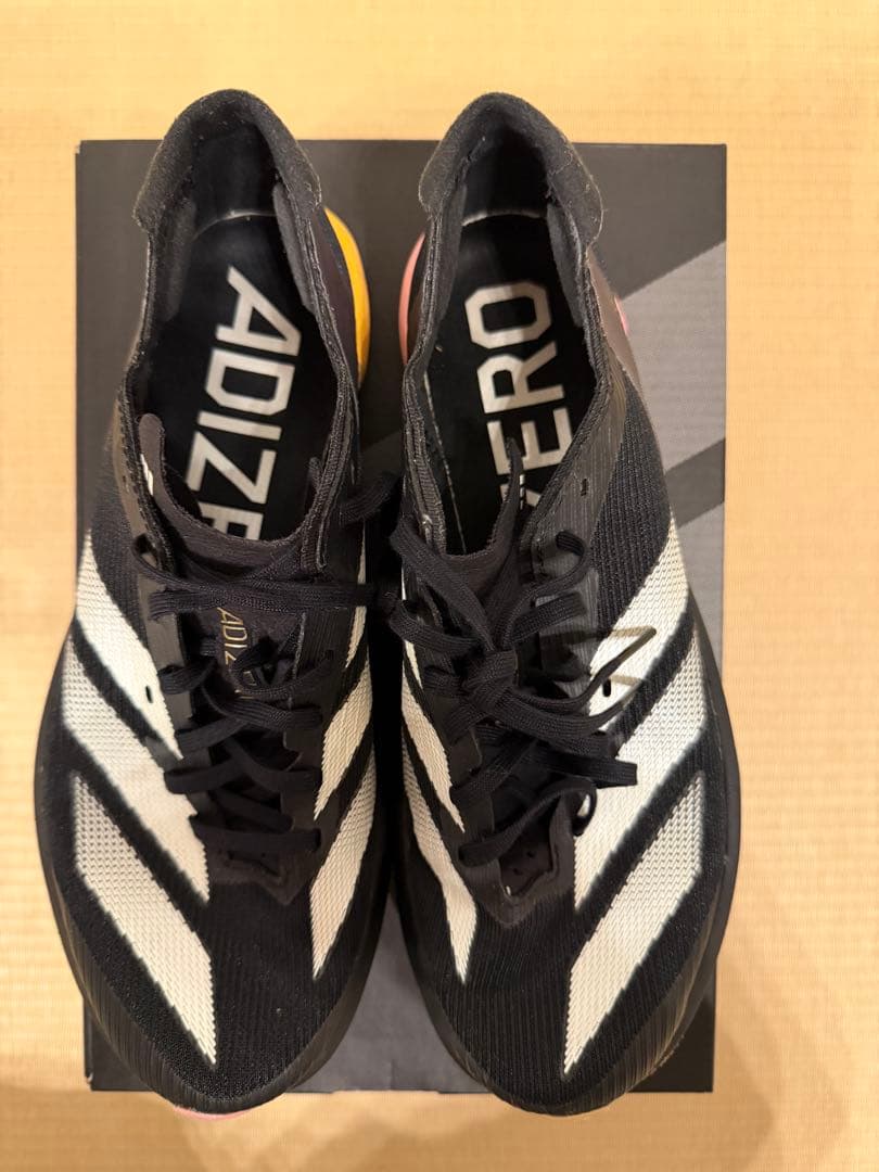adizero スパイクシューズ ブラック/ホワイト　23.5