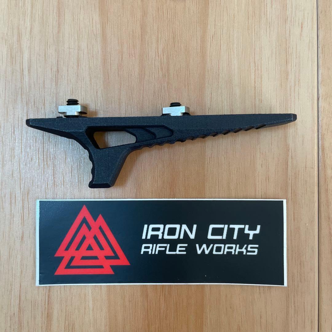 実物　フォアグリップ　ICRW MLOK AFG