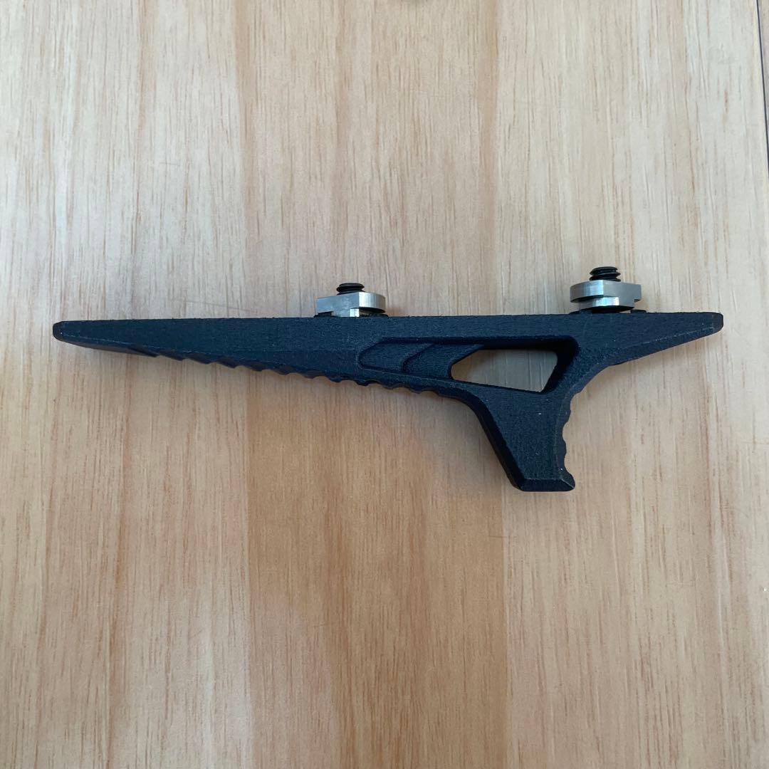 実物　フォアグリップ　ICRW MLOK AFG