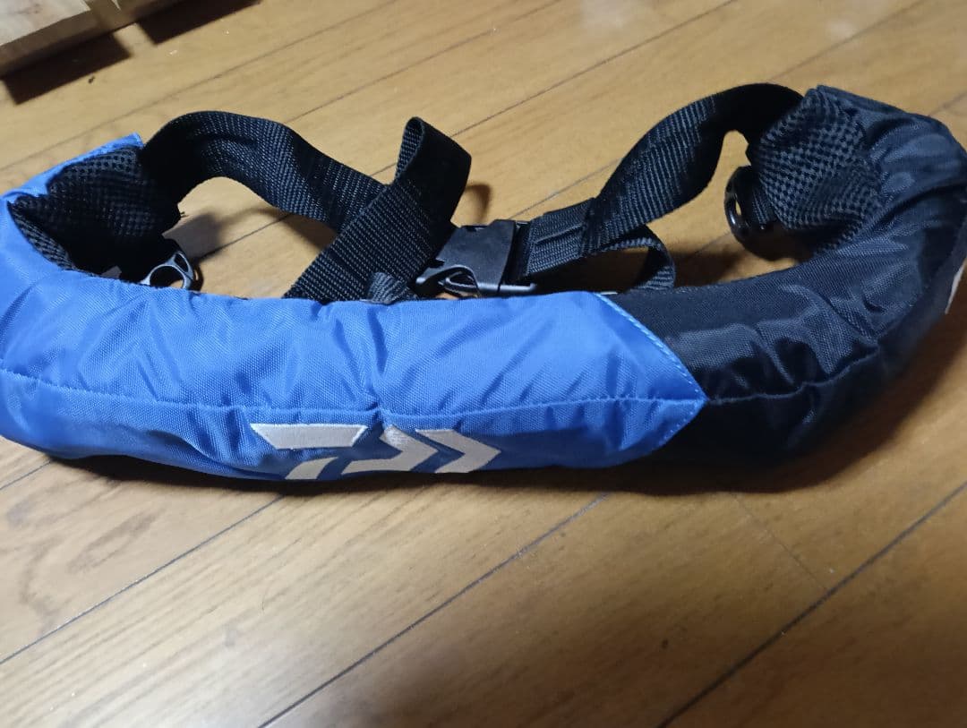 DAIWA　膨張式ライフジャケット