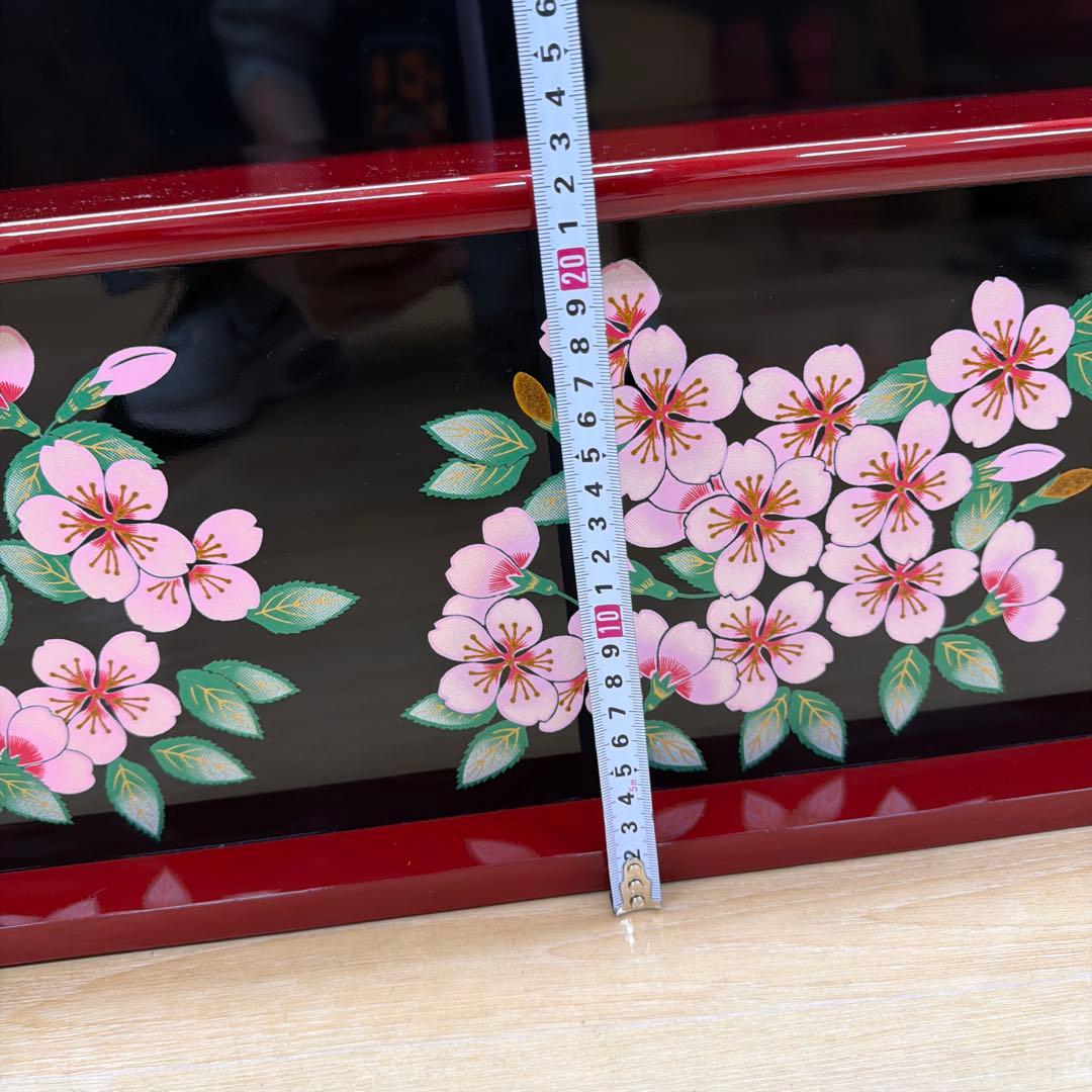 赤いひな祭り用飾り台 2段　桜模様　朱赤　　本日特価　売り切り