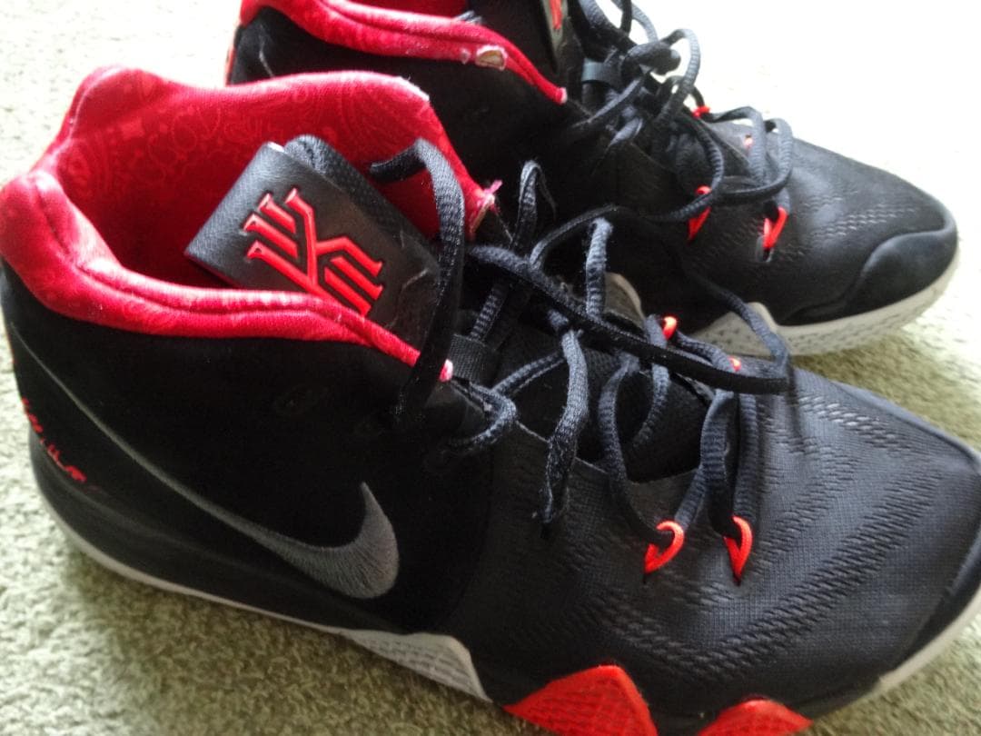 NIKE　スニーカー　カイリーアービング　KYRIE4　28cm