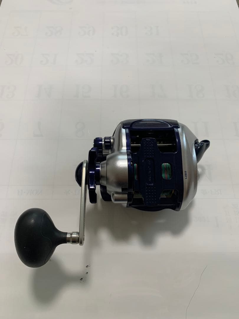 シマノ電動リール 1000XT本体(動作良好)、 電源コードはおまけ