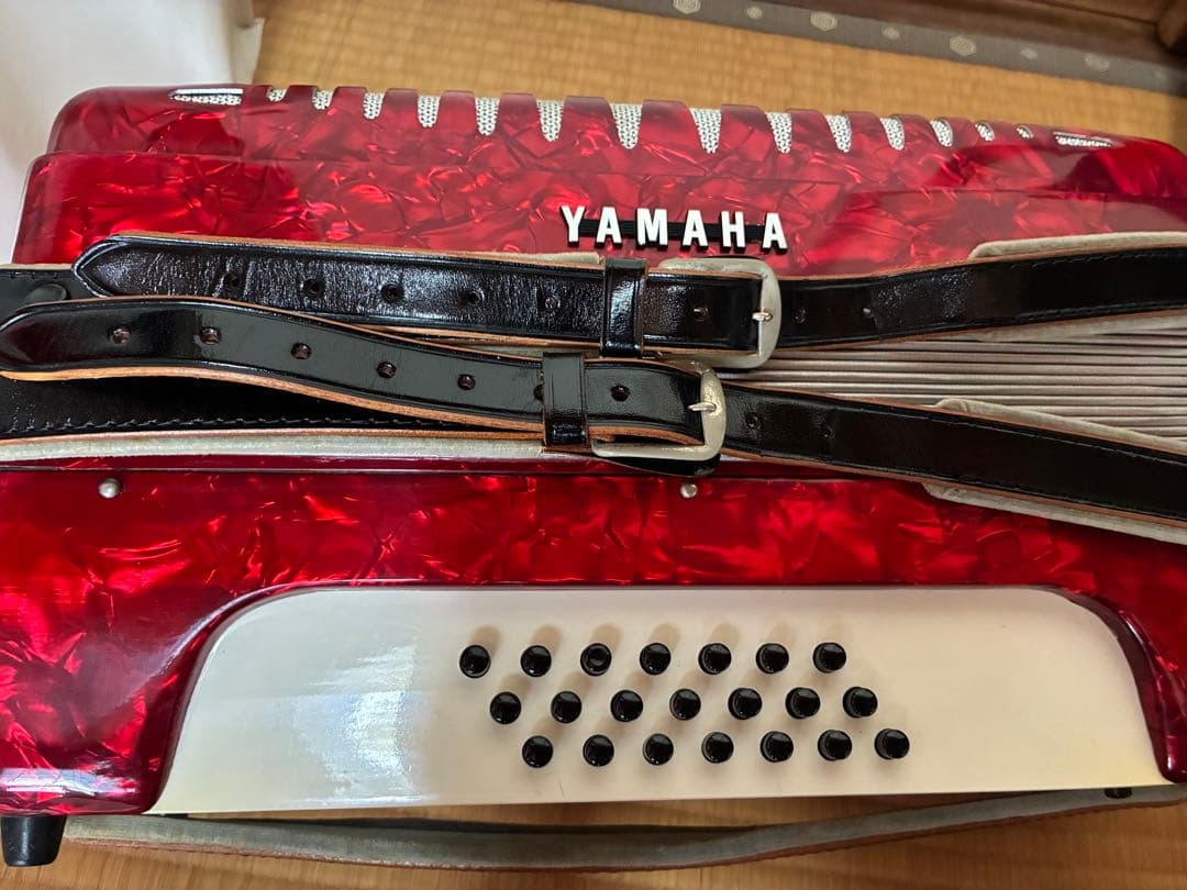 YAMAHA アコーディオン 赤 ケース付き