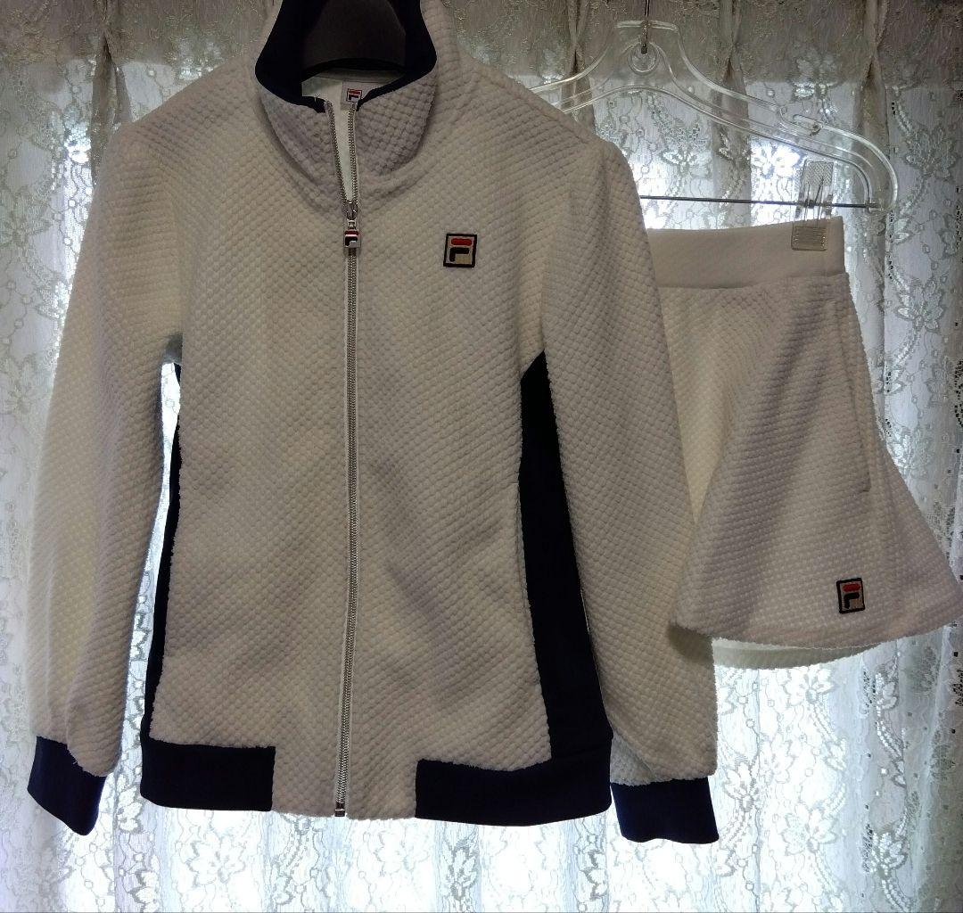 フィラ　ジャケットとスコートのセットアップ