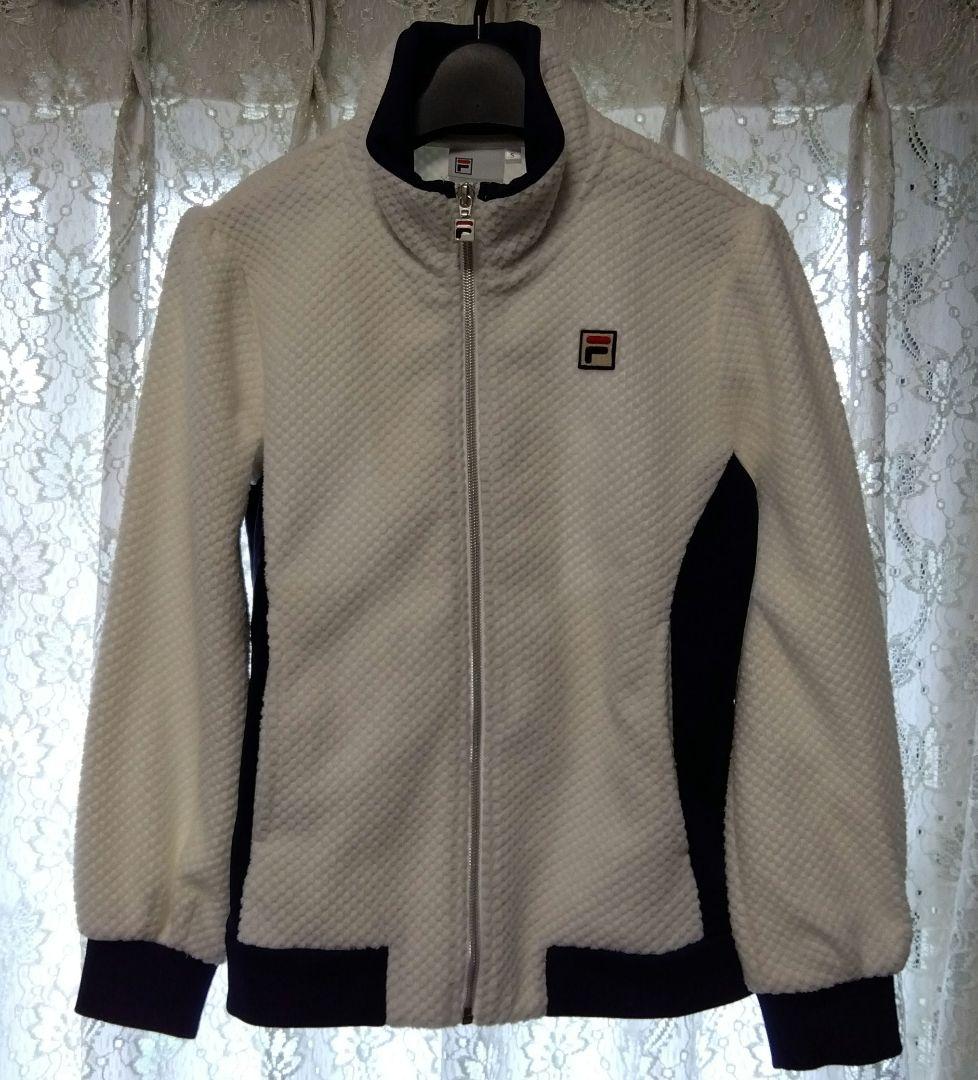 フィラ　ジャケットとスコートのセットアップ