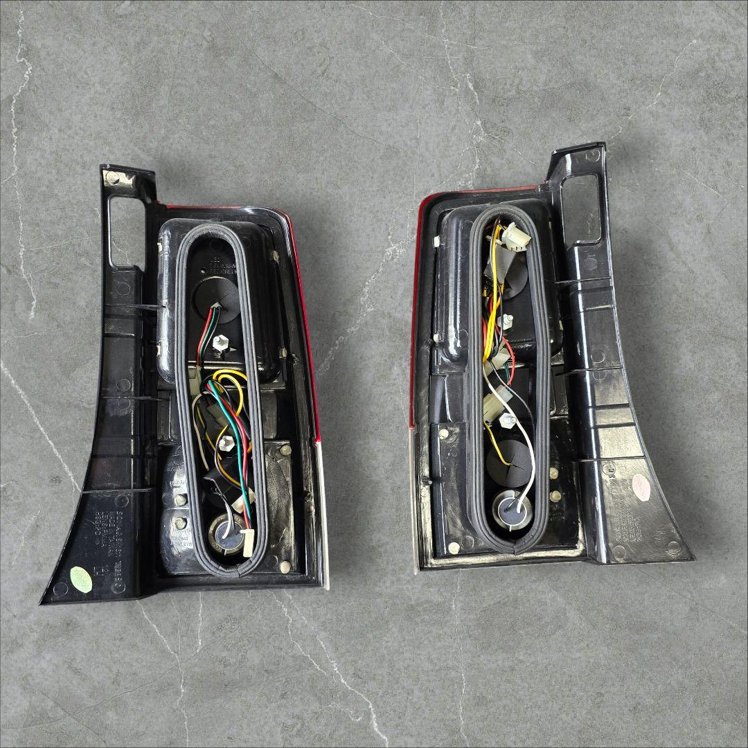 NCP30系 bB クリスタル フルLEDテールランプ