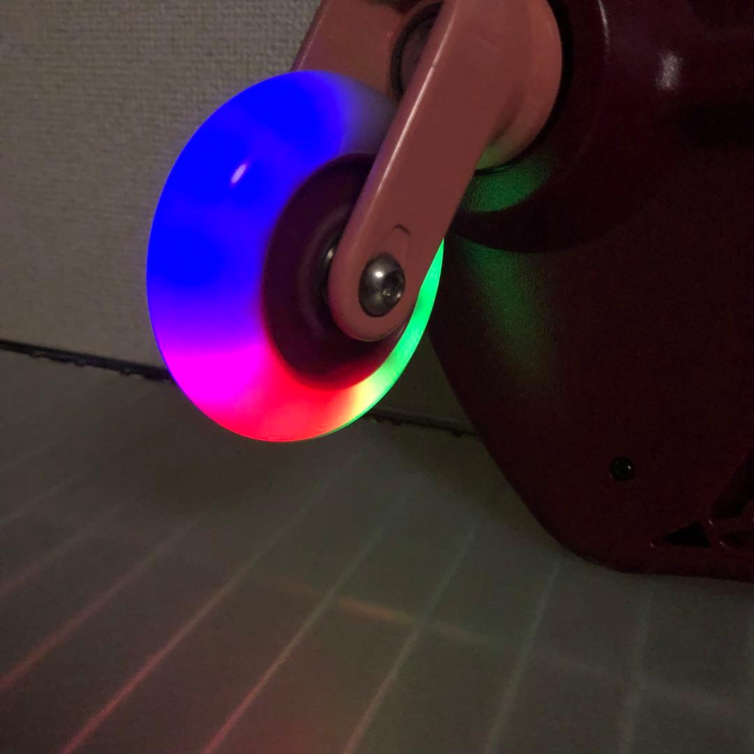 ウグルボード　体幹を鍛える　Wiggleboard 光るタイヤ